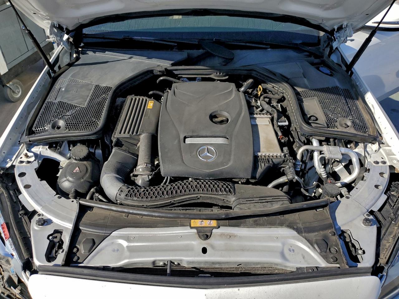 2018 Mercedes-Benz C 300 VIN: WDDWF4JB8JR385973 Lot: 91986735