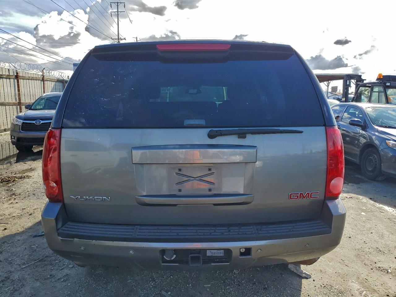 2007 GMC Yukon VIN: 1GKFC13J27J120435 Lot: 94186605