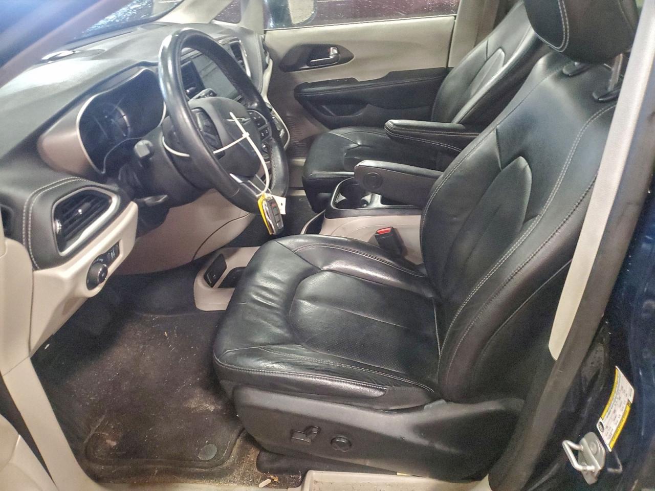 2022 Chrysler Pacifica Hybrid Touring L VIN: 2C4RC1L73NR121230 Lot: 94247345