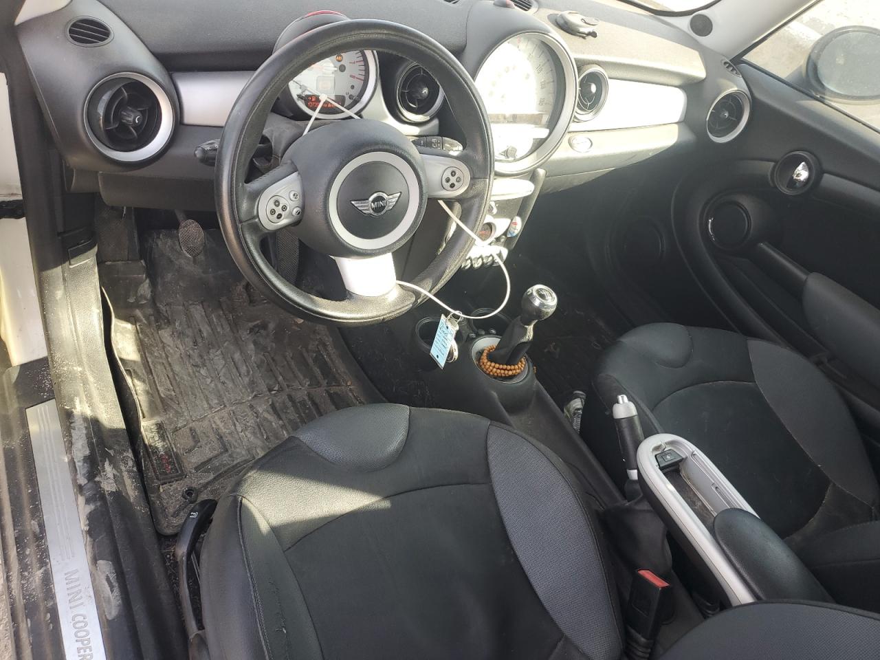 2012 Mini Cooper VIN: WMWSU3C56CT262093 Lot: 92864925