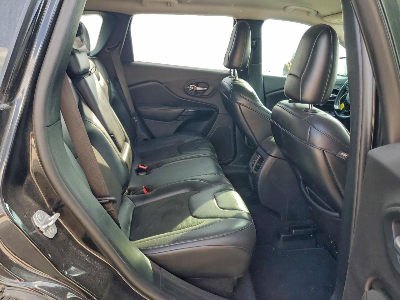 2020 Jeep Cherokee Latitude Plus VIN: 1C4PJLLB9LD511553 Lot: 93619655