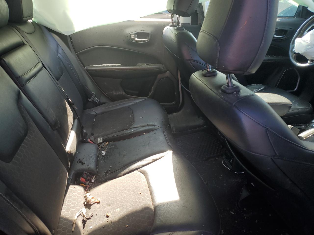 2018 Jeep Compass Latitude VIN: 3C4NJDBB0JT270391 Lot: 91488325