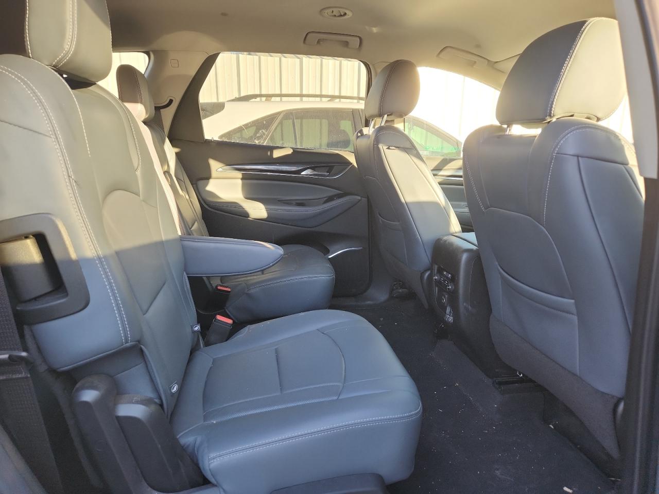 2018 Buick Enclave Essence VIN: 5GAERBKW1JJ284437 Lot: 91740285