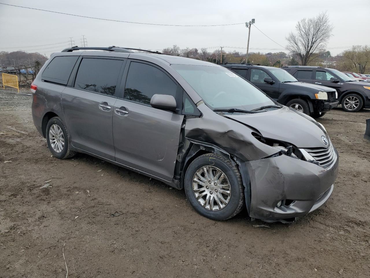 2011 Toyota Sienna Xle VIN: 5TDYK3DC4BS128292 Lot: 93701705