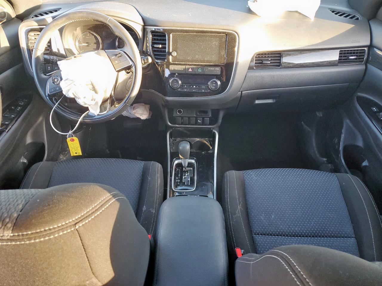 2018 Mitsubishi Outlander Se VIN: JA4AZ3A33JZ020237 Lot: 92939485