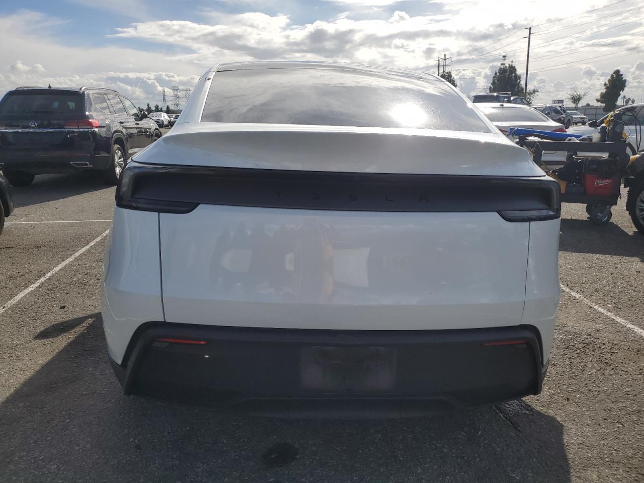 2026 Tesla Model Y VIN: 7SAYGDED9TF374455 Lot: 93256885
