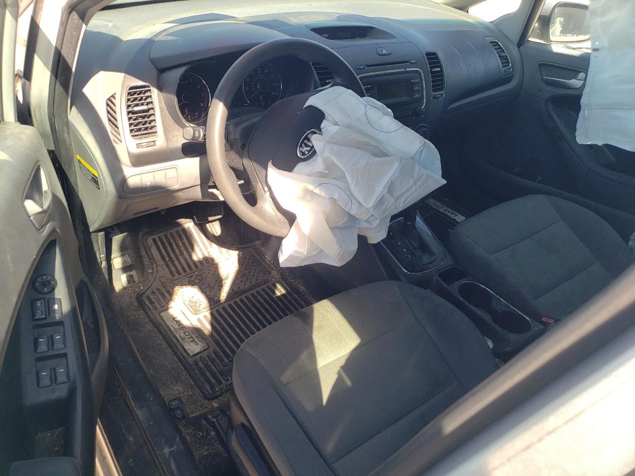 2017 Kia Forte Lx VIN: 3KPFK4A75HE095469 Lot: 90937115