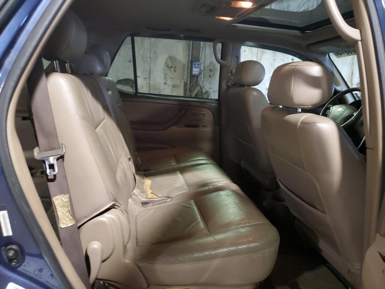 2004 Toyota Sequoia Sr5 VIN: 5TDBT44A44S215247 Lot: 92609915