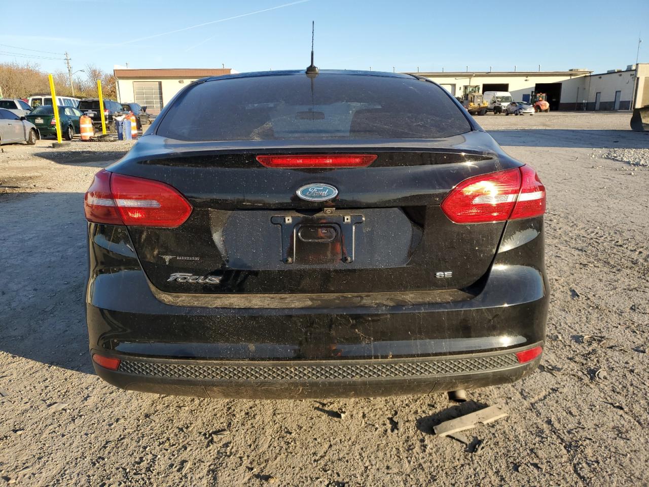 2018 Ford Focus Se VIN: 1FADP3F21JL224083 Lot: 92325895