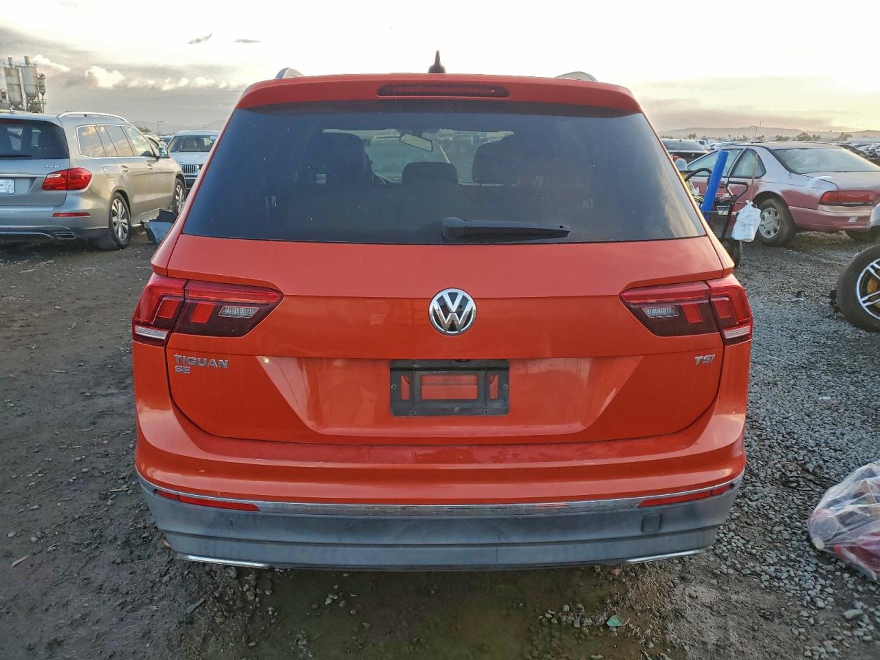 2018 Volkswagen Tiguan Se VIN: 3VV3B7AX1JM062373 Lot: 93810905
