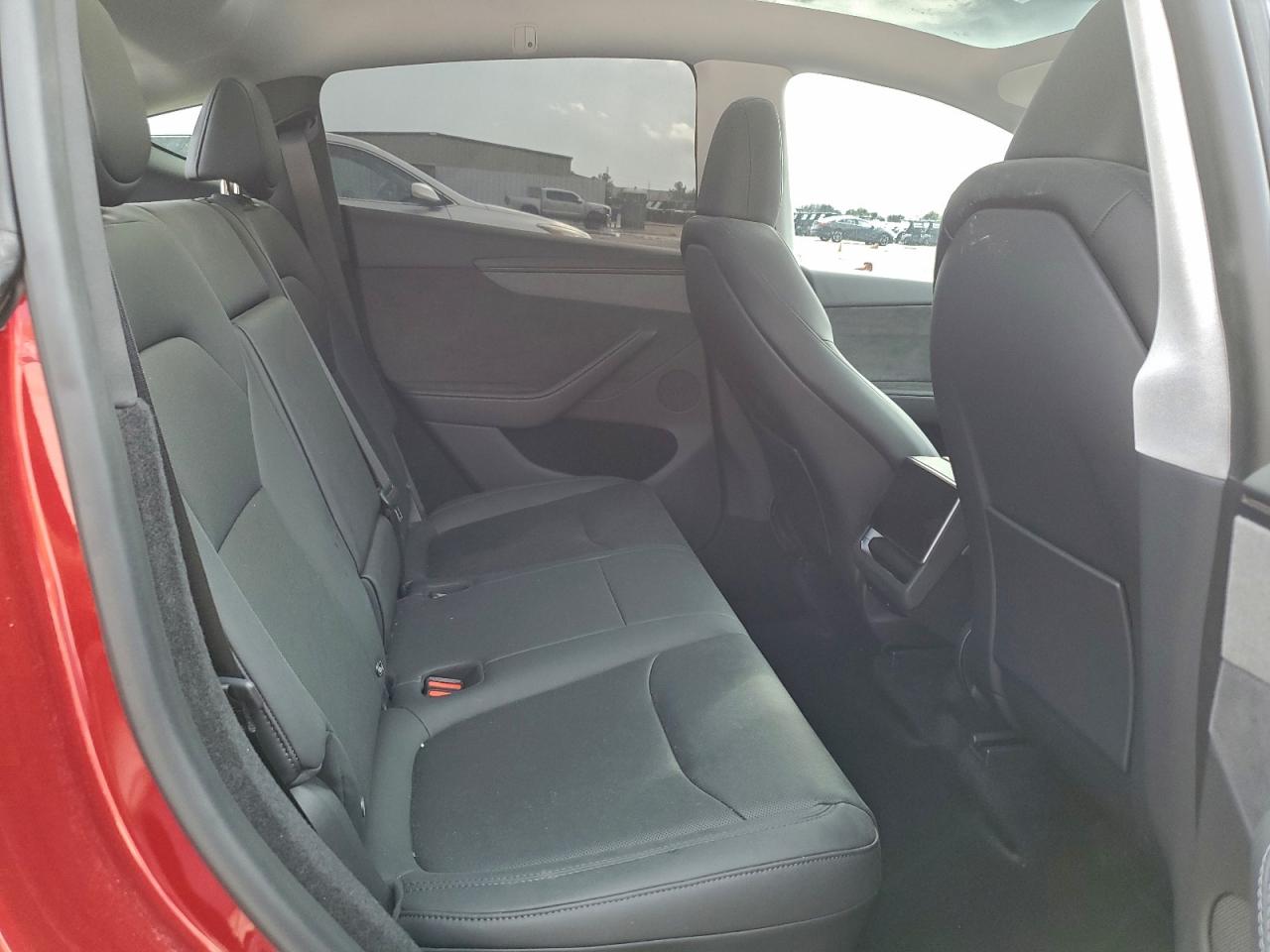 2026 Tesla Model Y VIN: 7SAYGDED0TA470309 Lot: 93713595