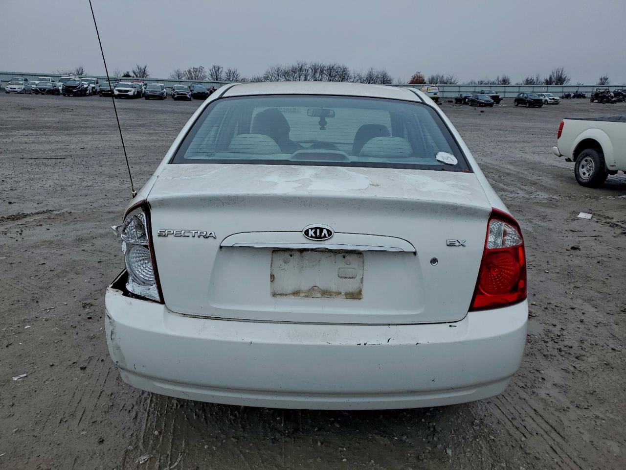 2005 Kia Spectra Lx VIN: KNAFE121455114601 Lot: 93852505