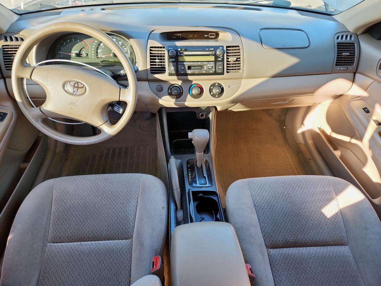 2004 Toyota Camry Le VIN: 4T1BF32K74U579277 Lot: 92947675