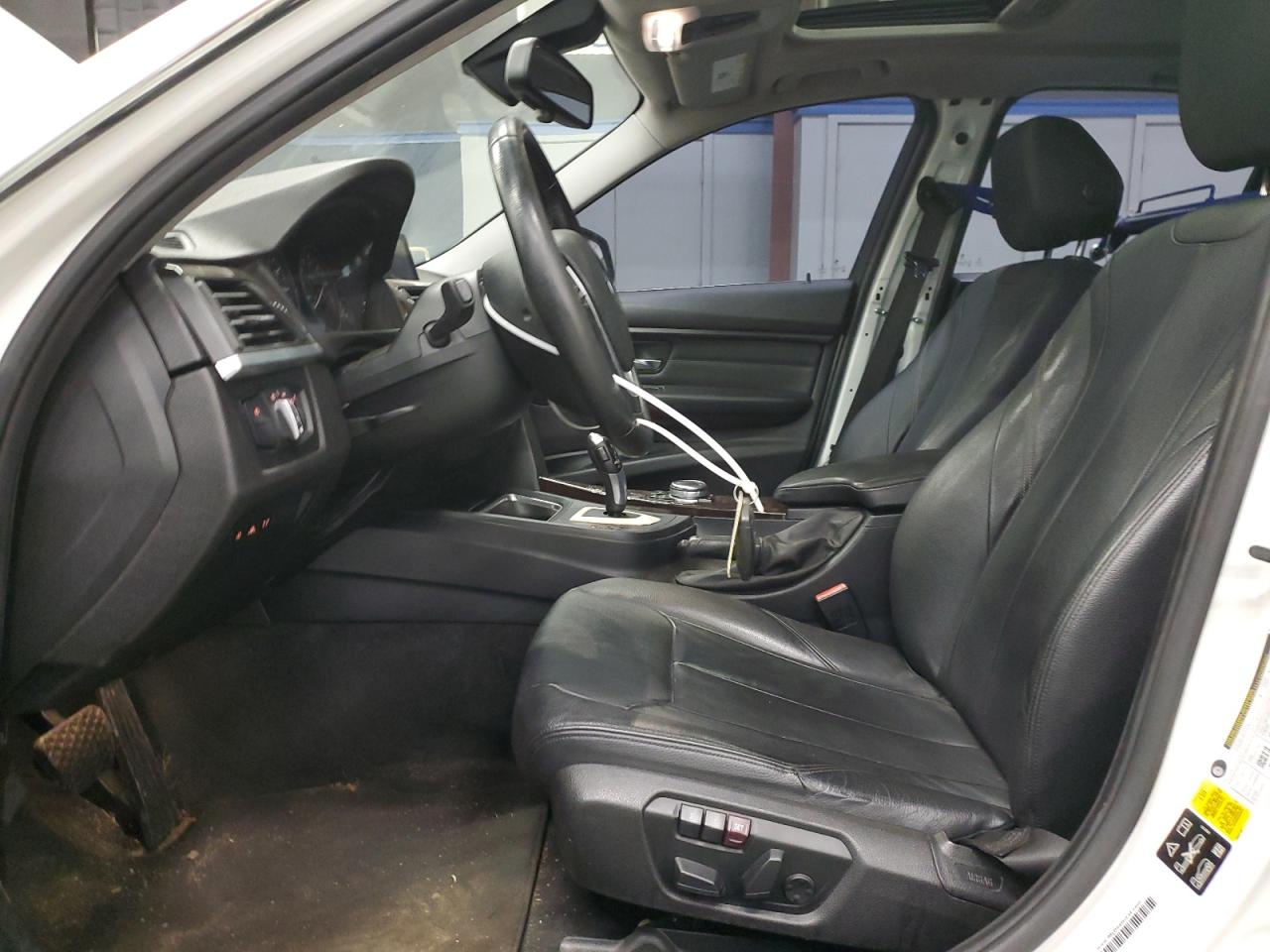 2015 BMW 328 Xi VIN: WBA3B3C52FF548827 Lot: 93813255