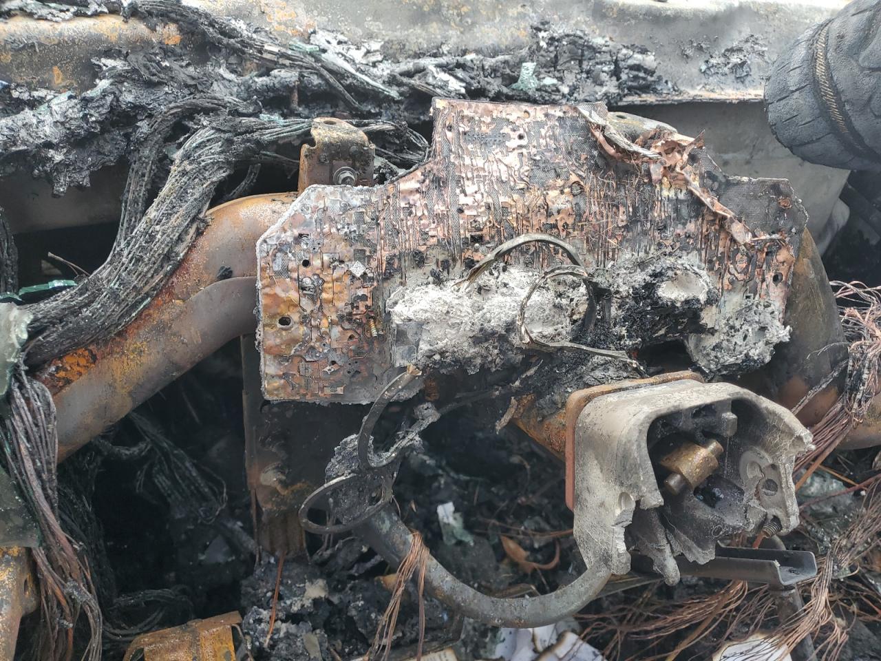 2008 Chevrolet Suburban K1500 Ls VIN: 3GNFK16388G225261 Lot: 92101985