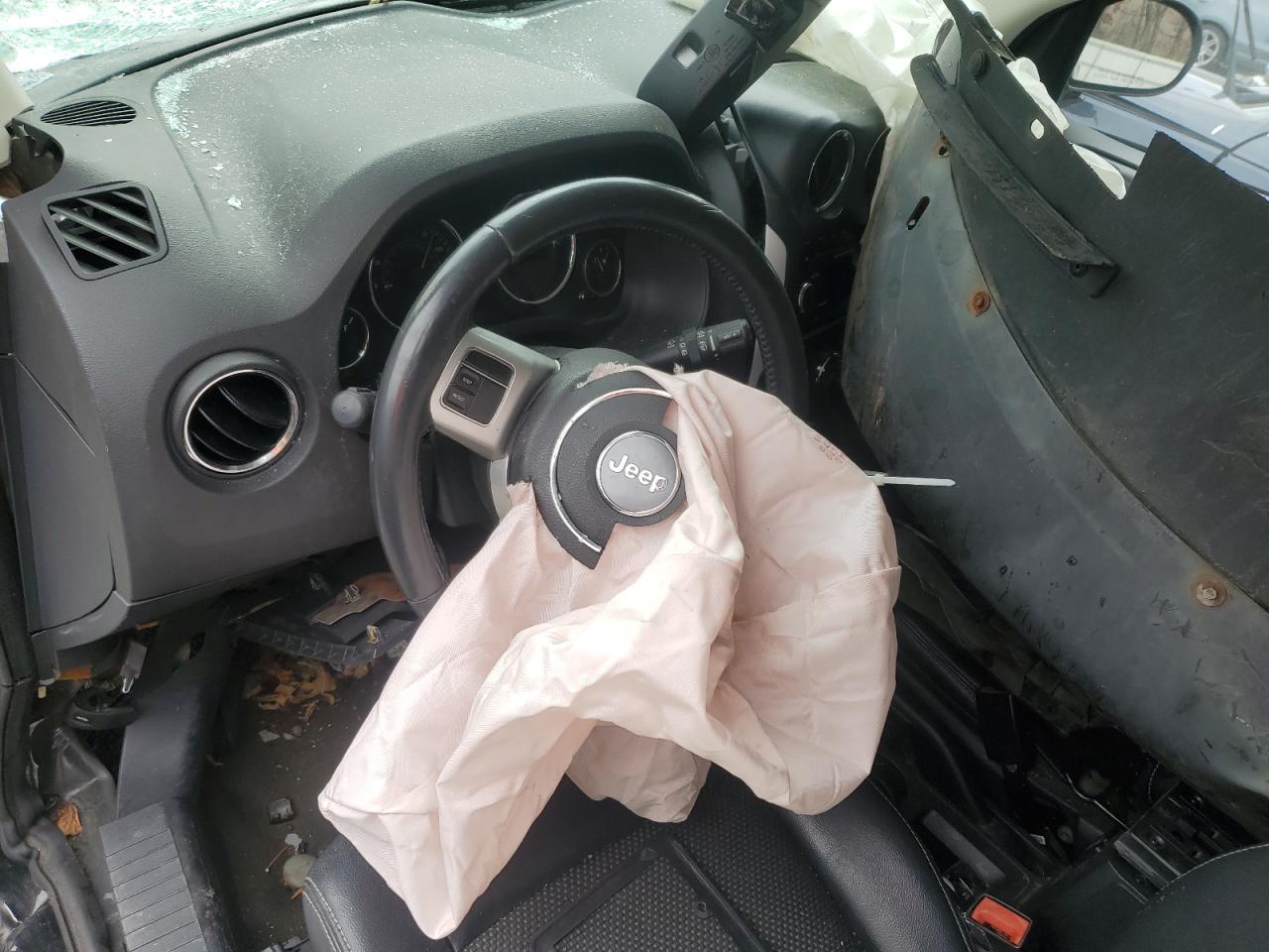 2016 Jeep Compass Latitude VIN: 1C4NJDEB2GD758834 Lot: 91319845