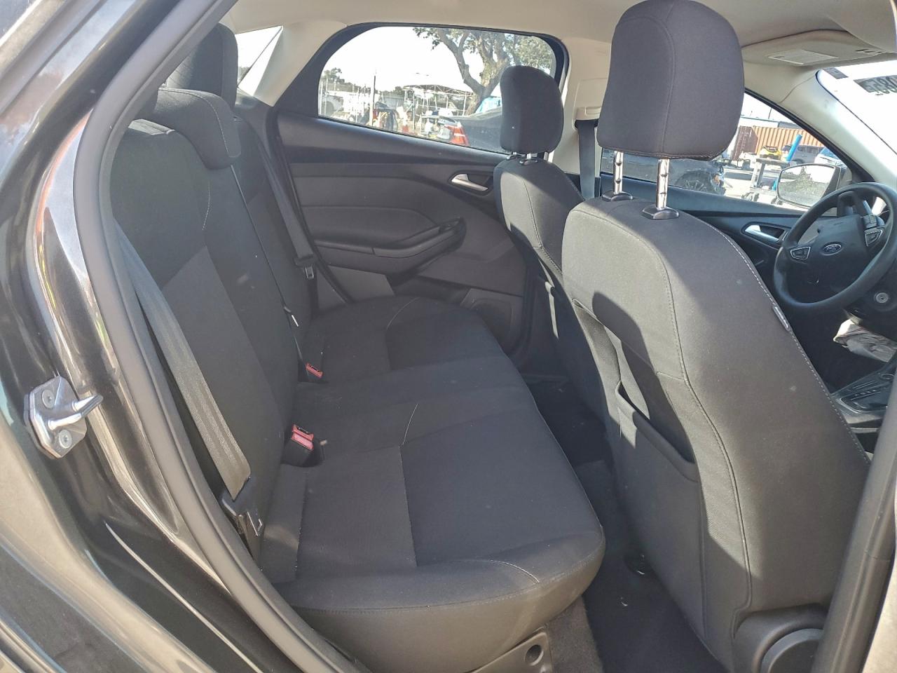 2017 Ford Focus Se VIN: 1FADP3F24HL216070 Lot: 94295085