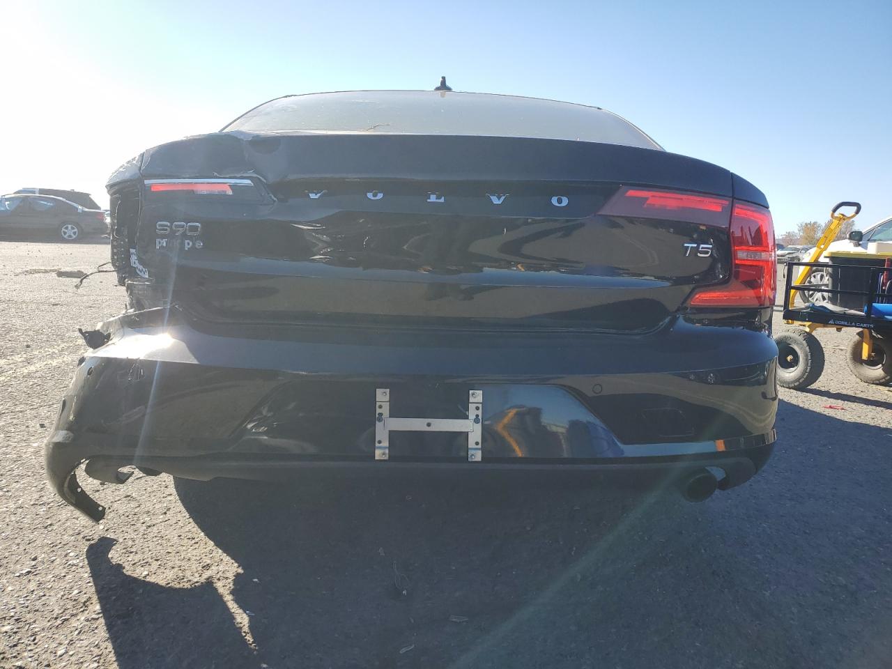 2018 Volvo S90 T5 Momentum VIN: LVY102AK7JP055501 Lot: 91001995