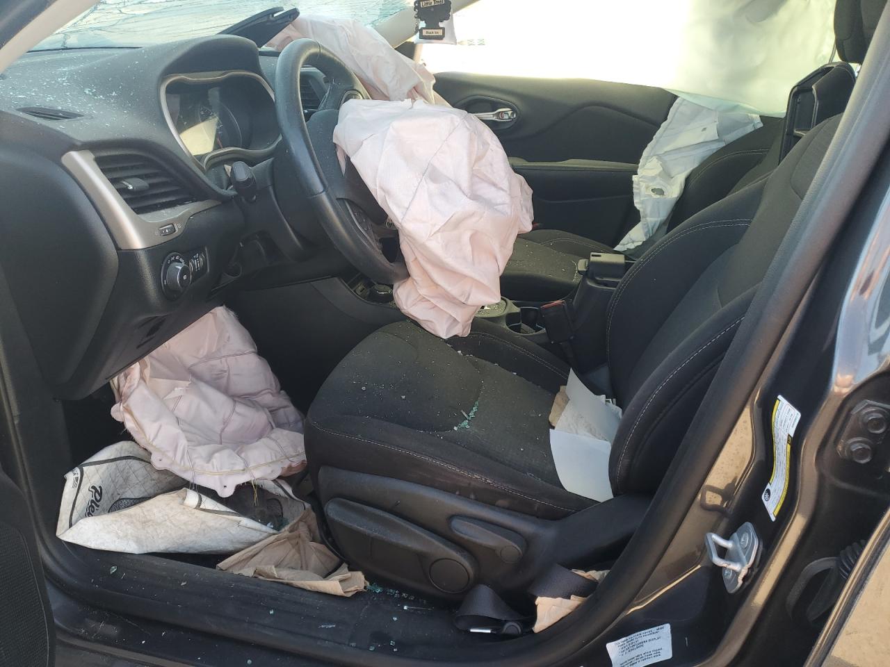 2016 Jeep Cherokee Latitude VIN: 1C4PJMCS5GW205272 Lot: 91432045