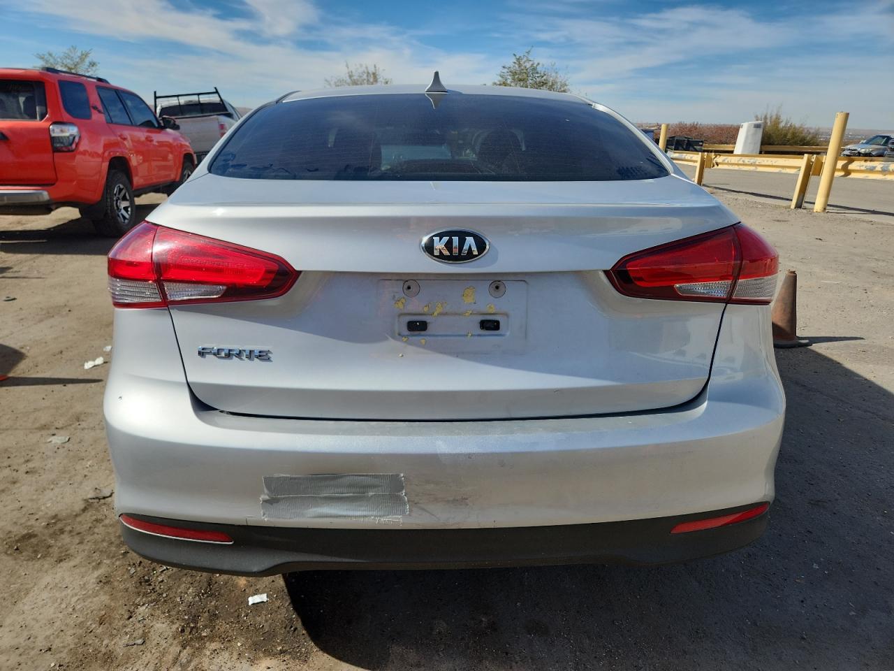 2017 Kia Forte Lx VIN: 3KPFK4A75HE120368 Lot: 92039435