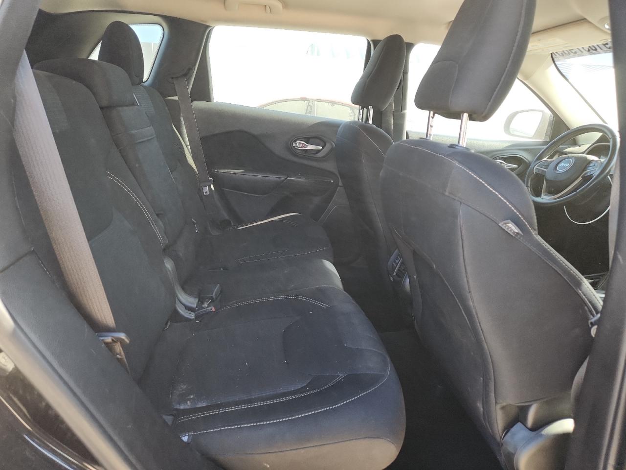 2015 Jeep Cherokee Latitude VIN: 1C4PJLCB3FW790779 Lot: 91837985