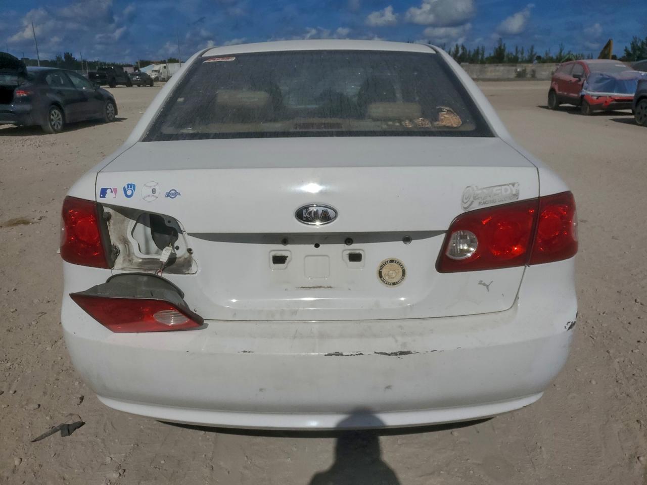 2007 Kia Optima Lx VIN: KNAGE123075093495 Lot: 94385435