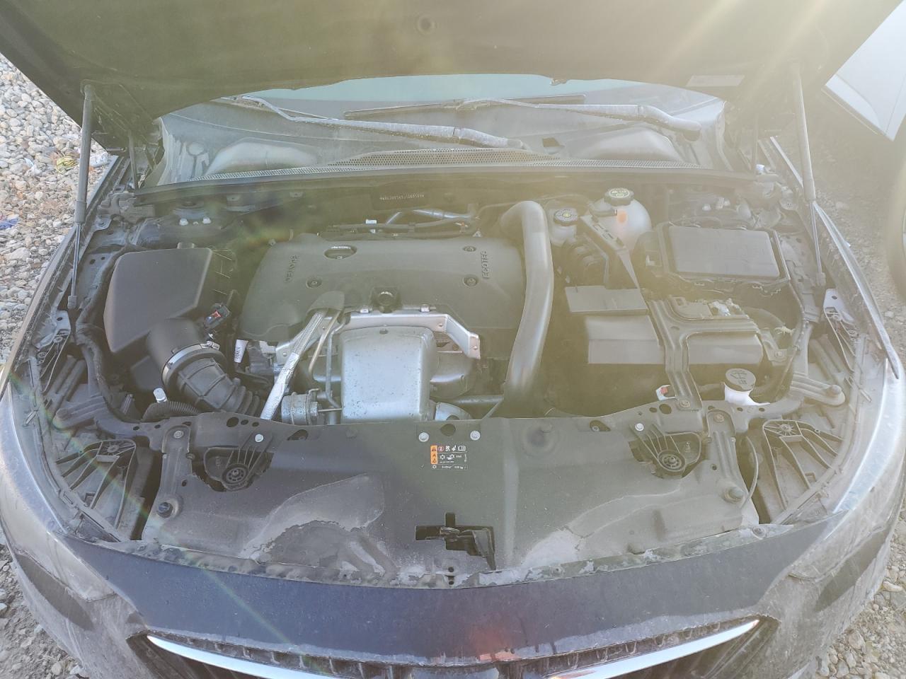 2018 Buick Regal Tourx Essence VIN: W04GV8SX9J1088559 Lot: 93140545