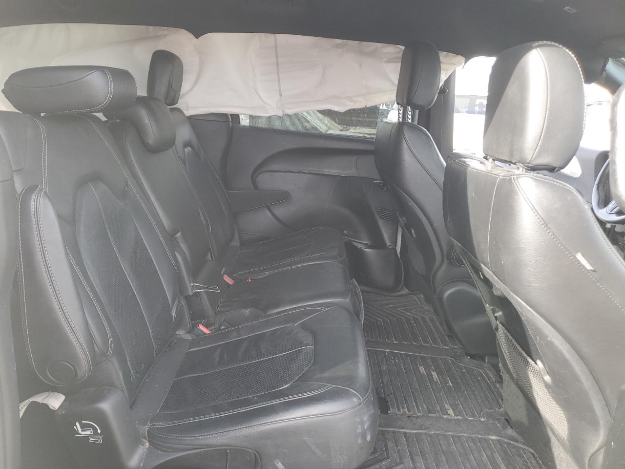 2018 Chrysler Pacifica Touring L VIN: 2C4RC1BG6JR226856 Lot: 92536145