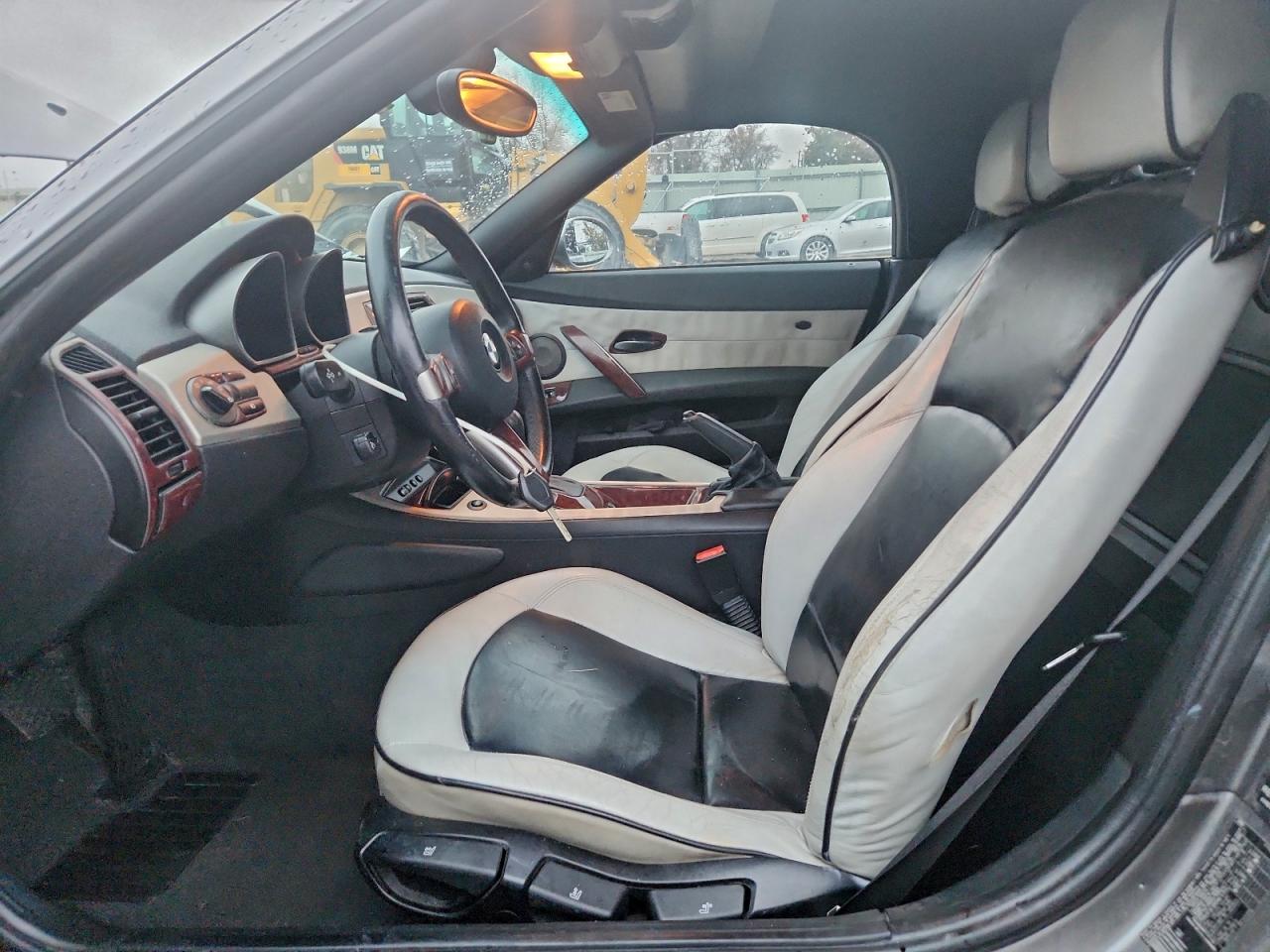 2004 BMW Z4 2.5 VIN: 4USBT33524LS51240 Lot: 93223535