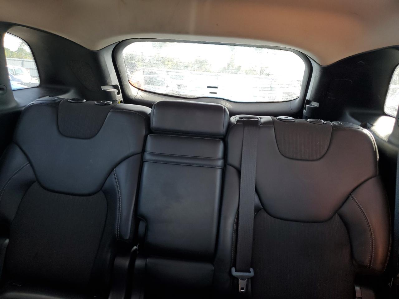 2018 Jeep Cherokee Latitude Plus VIN: 1C4PJLLB4JD597142 Lot: 91248205