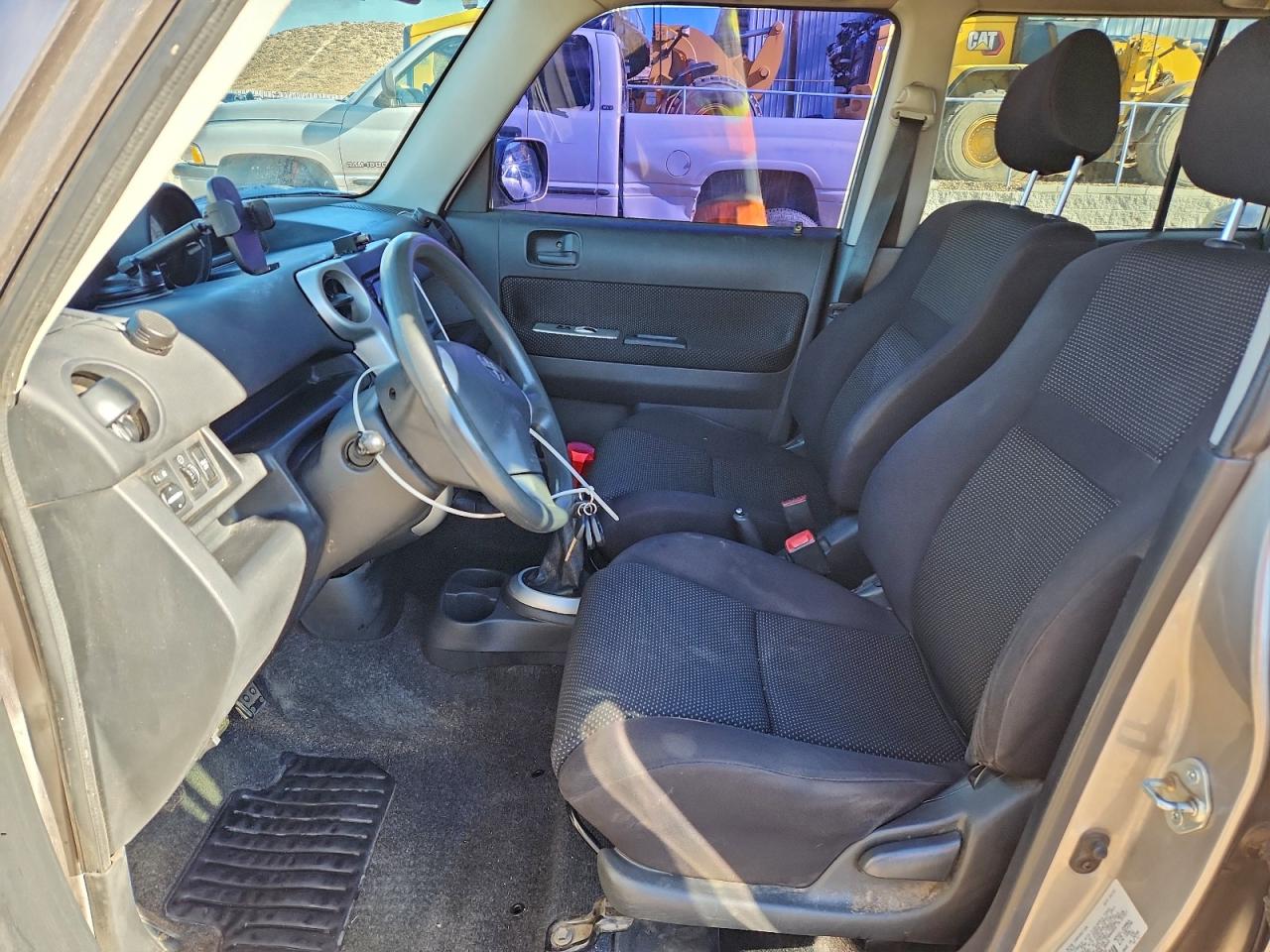 2004 Toyota Scion Xb VIN: JTLKT334440134231 Lot: 94328605