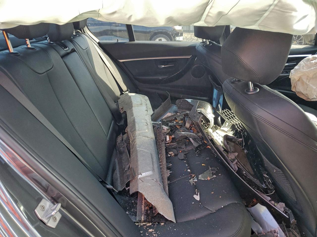 2018 BMW 330 Xi VIN: WBA8D9C56JA608102 Lot: 94324525