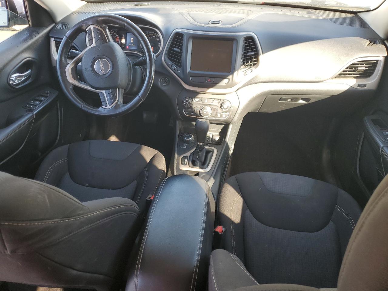 2016 Jeep Cherokee Latitude VIN: 1C4PJMCB3GW290323 Lot: 91287995