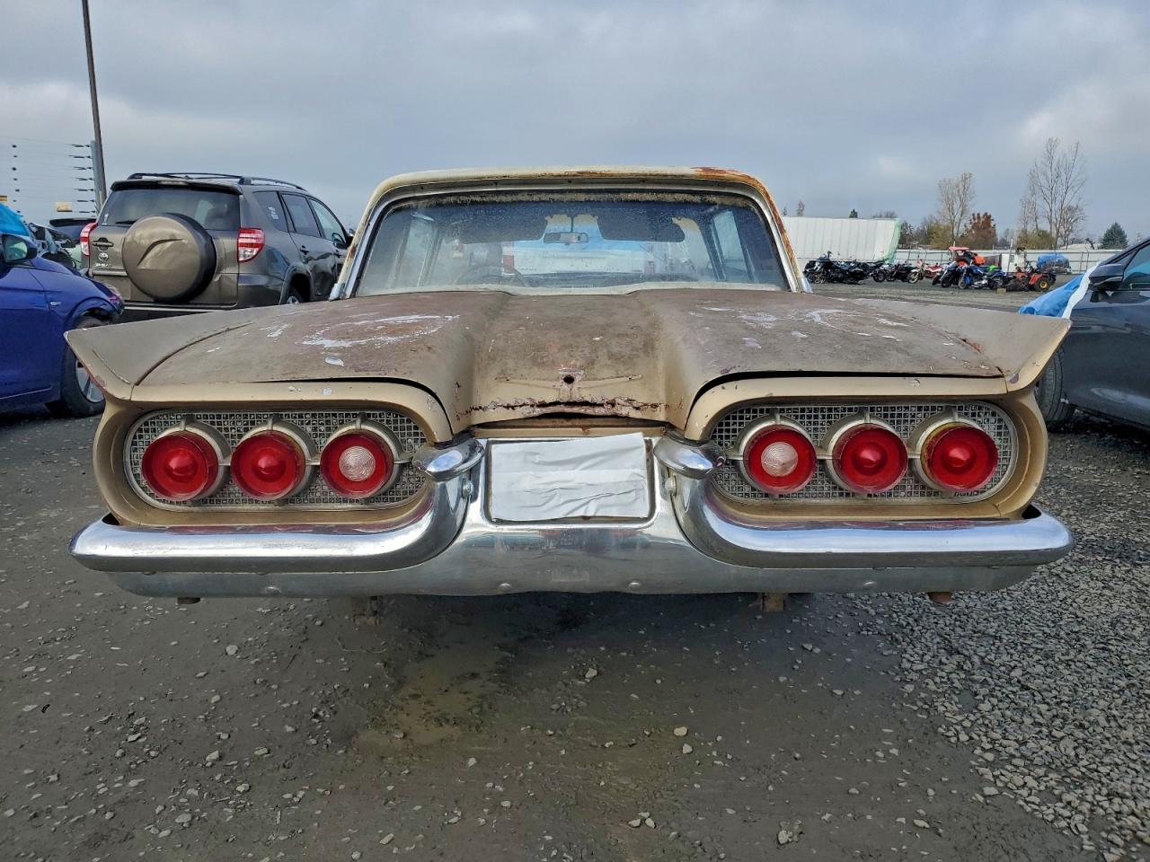 1960 Ford Thunderbir VIN: 0Y71Y165881 Lot: 94184035