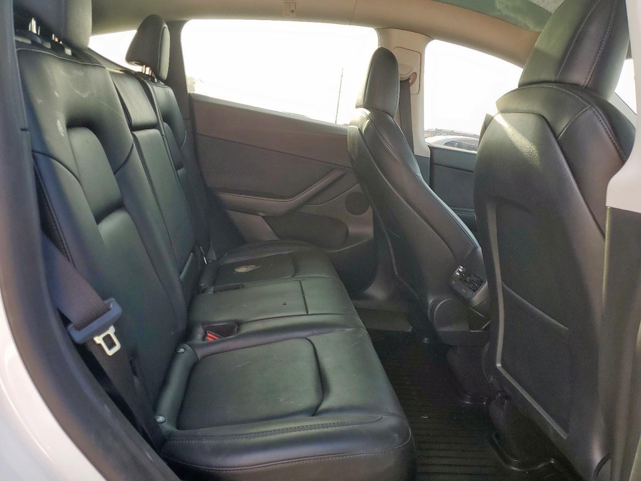 2022 Tesla Model Y VIN: 7SAYGDEE6NF386655 Lot: 92614565