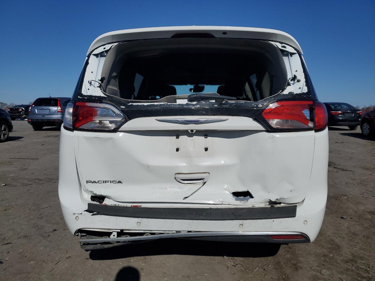 2020 Chrysler Pacifica Touring L VIN: 2C4RC1BG7LR217621 Lot: 92643205