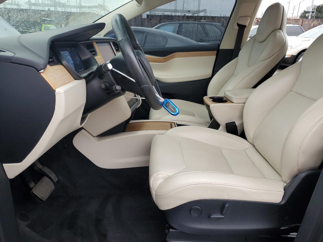 2019 Tesla Model X VIN: 5YJXCDE29KF184382 Lot: 92929015