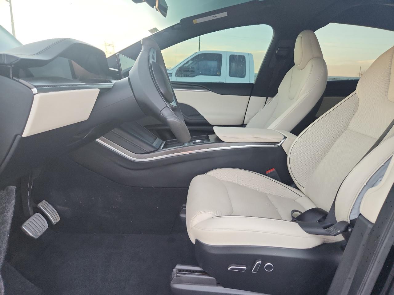 2022 Tesla Model X VIN: 7SAXCBE6XNF345594 Lot: 90920415