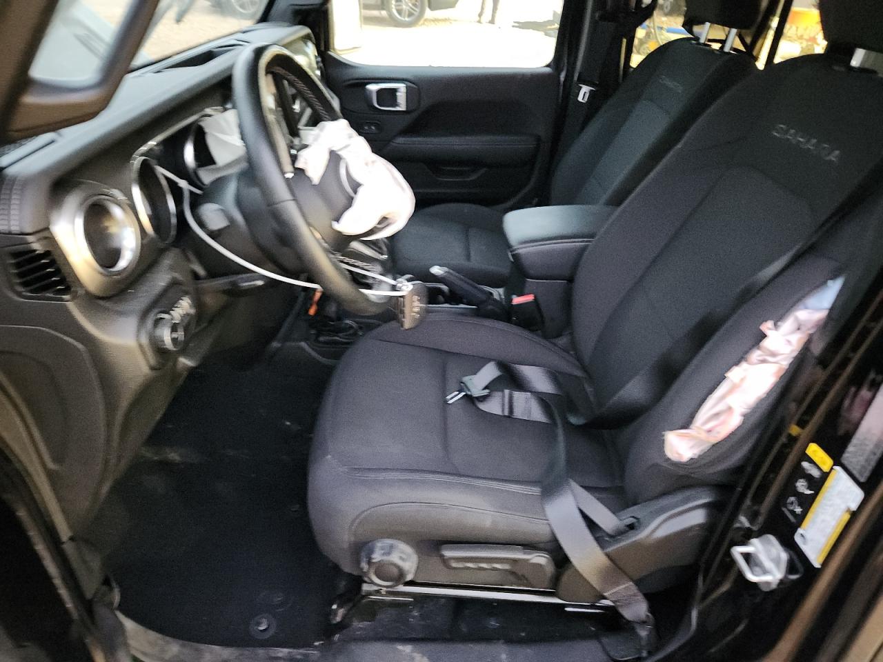 2022 Jeep Wrangler Unlimited Sahara VIN: 1C4HJXEG5NW215487 Lot: 93531515