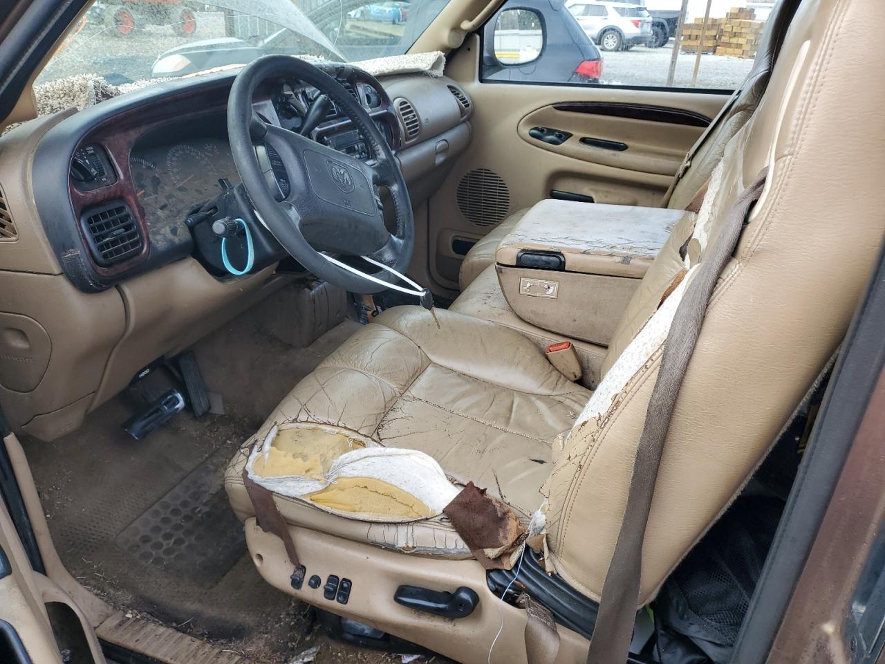 2000 Dodge Ram 1500 VIN: 1B7HC13Z4YJ155196 Lot: 92098435