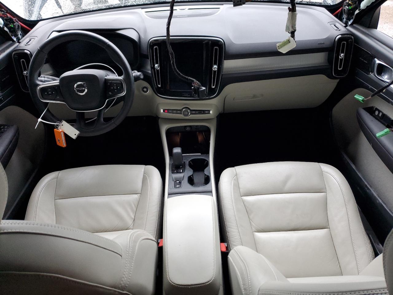 2022 Volvo Xc40 T5 Momentum VIN: YV4162UK1N2654105 Lot: 93446105