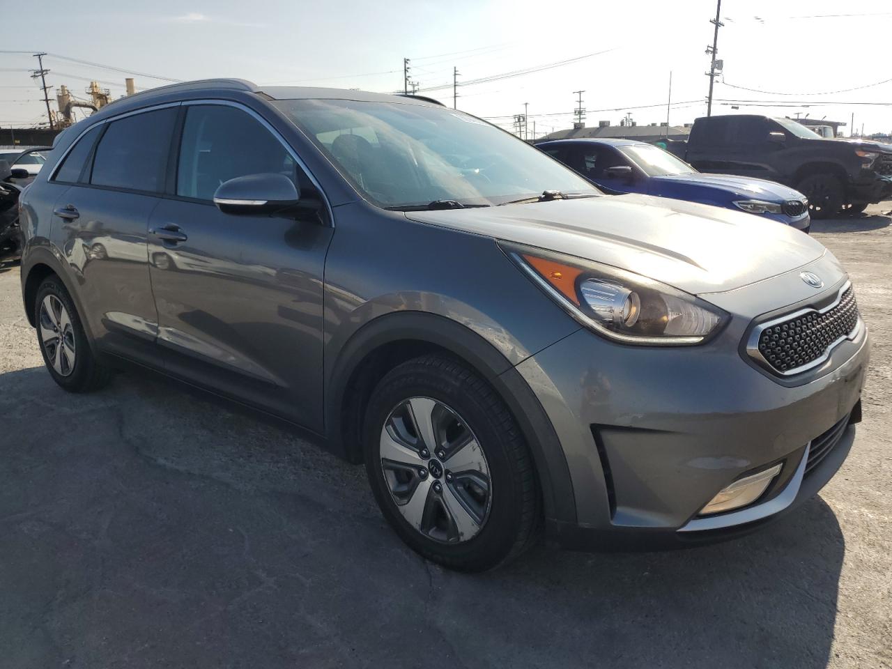 2018 Kia Niro Ex VIN: KNDCC3LC3J5143413 Lot: 90940935