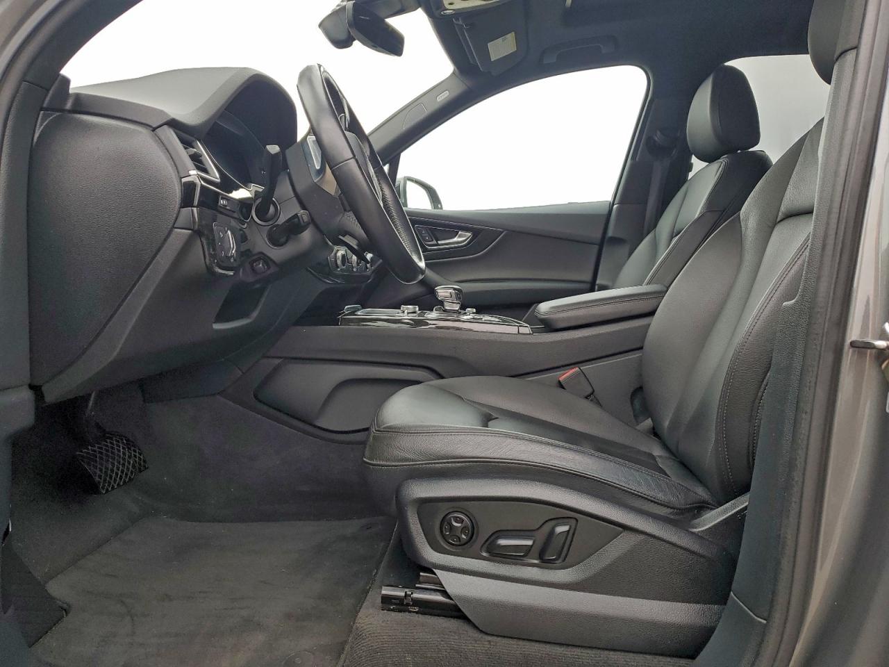 2017 Audi Q7 Premium Plus VIN: WA1LAAF71HD037903 Lot: 94652845