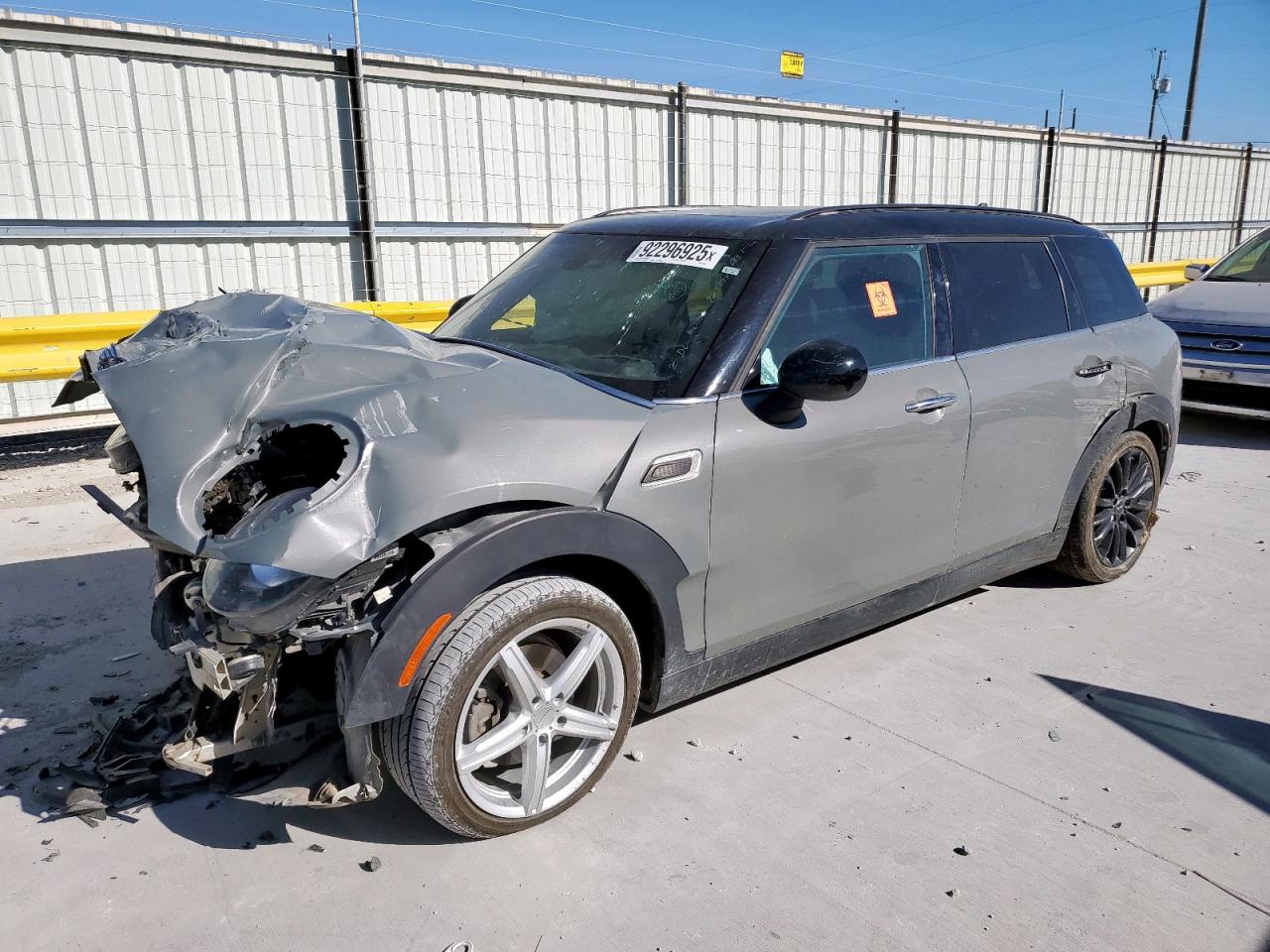 2016 Mini Cooper Clubman VIN: WMWLN5C53G2E31529 Lot: 92296925