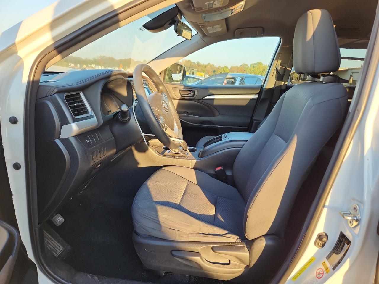 2018 Toyota Highlander Le VIN: 5TDZZRFH7JS244662 Lot: 91729435