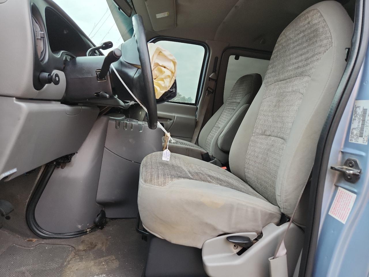 2000 Ford Econoline E350 Super Duty Wagon VIN: 1FBSS31L8YHB81752 Lot: 92391515