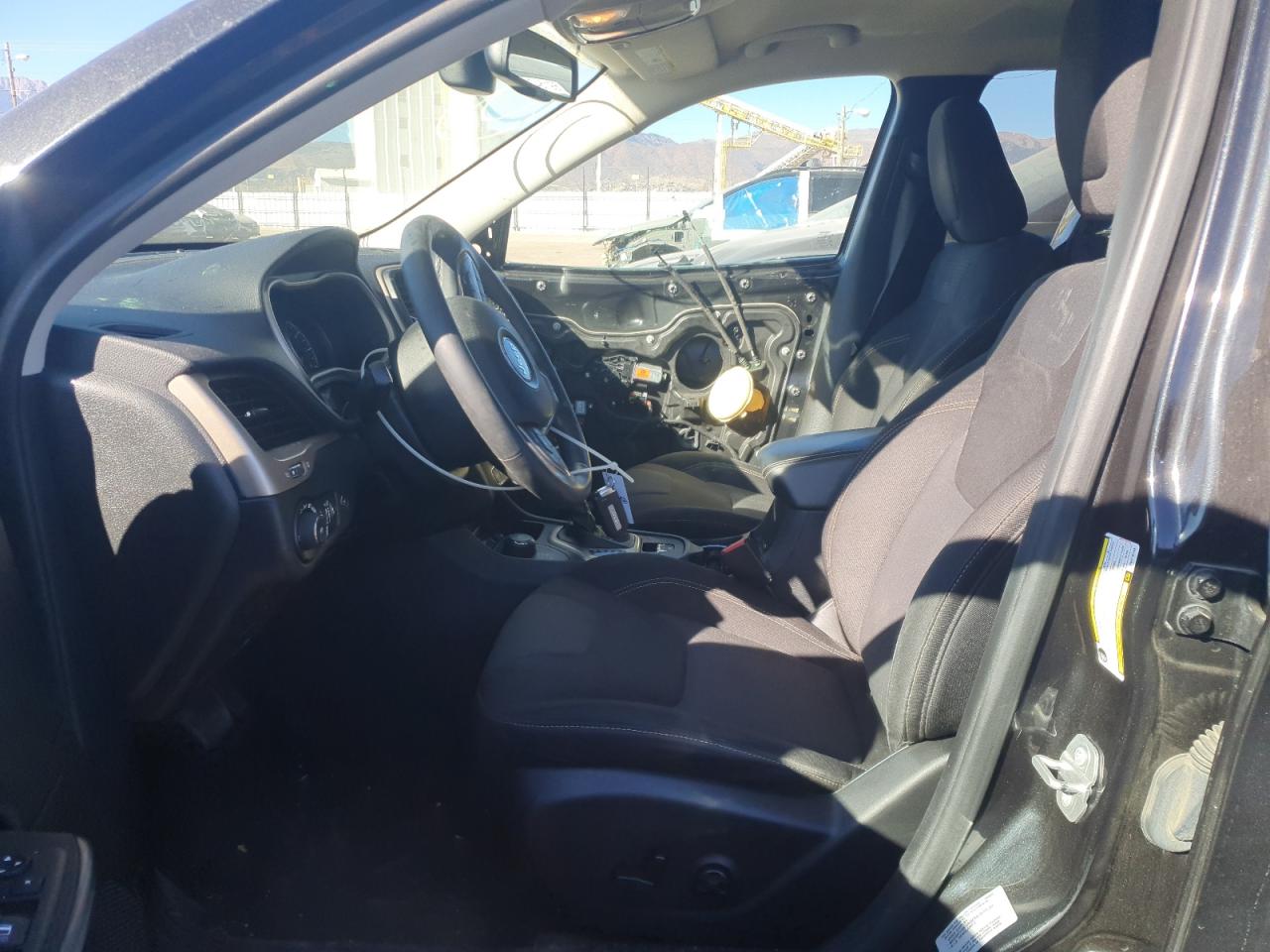 2015 Jeep Cherokee Latitude VIN: 1C4PJMCS2FW710149 Lot: 91930135