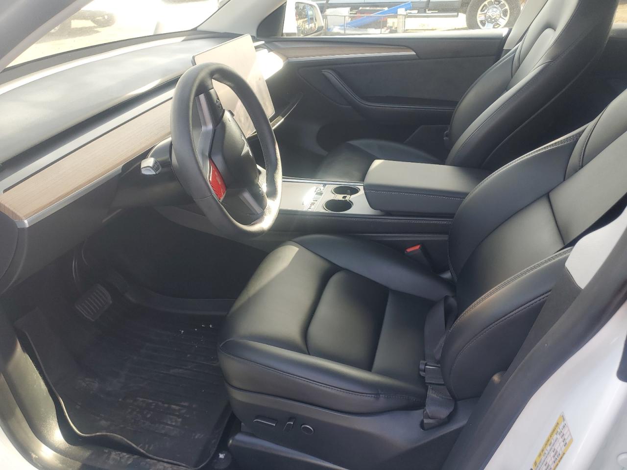 2024 Tesla Model Y VIN: 7SAYGDEE5RA221022 Lot: 91238025