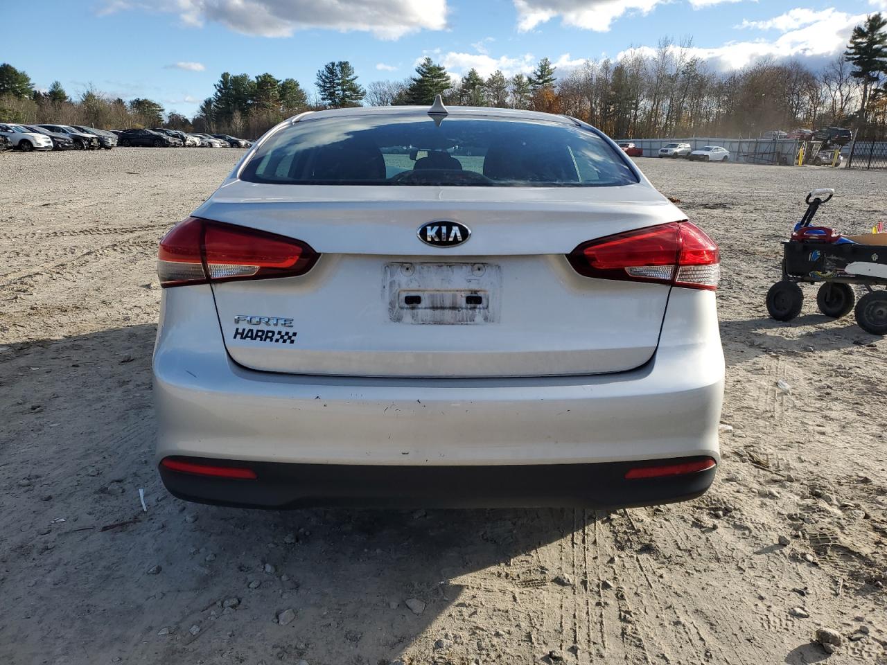 2017 Kia Forte Lx VIN: 3KPFK4A74HE104274 Lot: 90813955