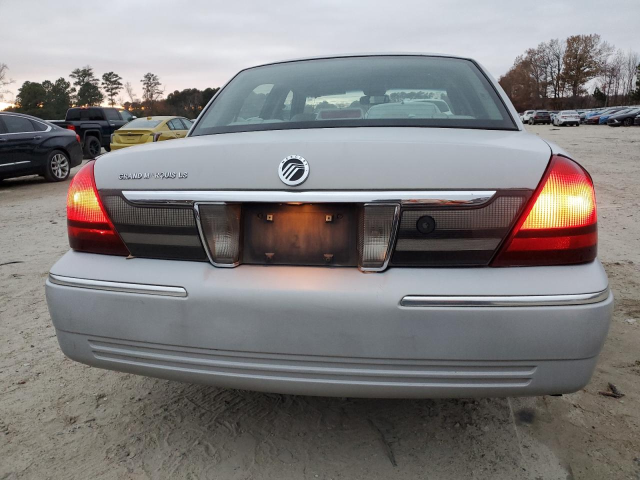 2008 Mercury Grand Marquis Ls VIN: 2MEHM75V18X612238 Lot: 92053365